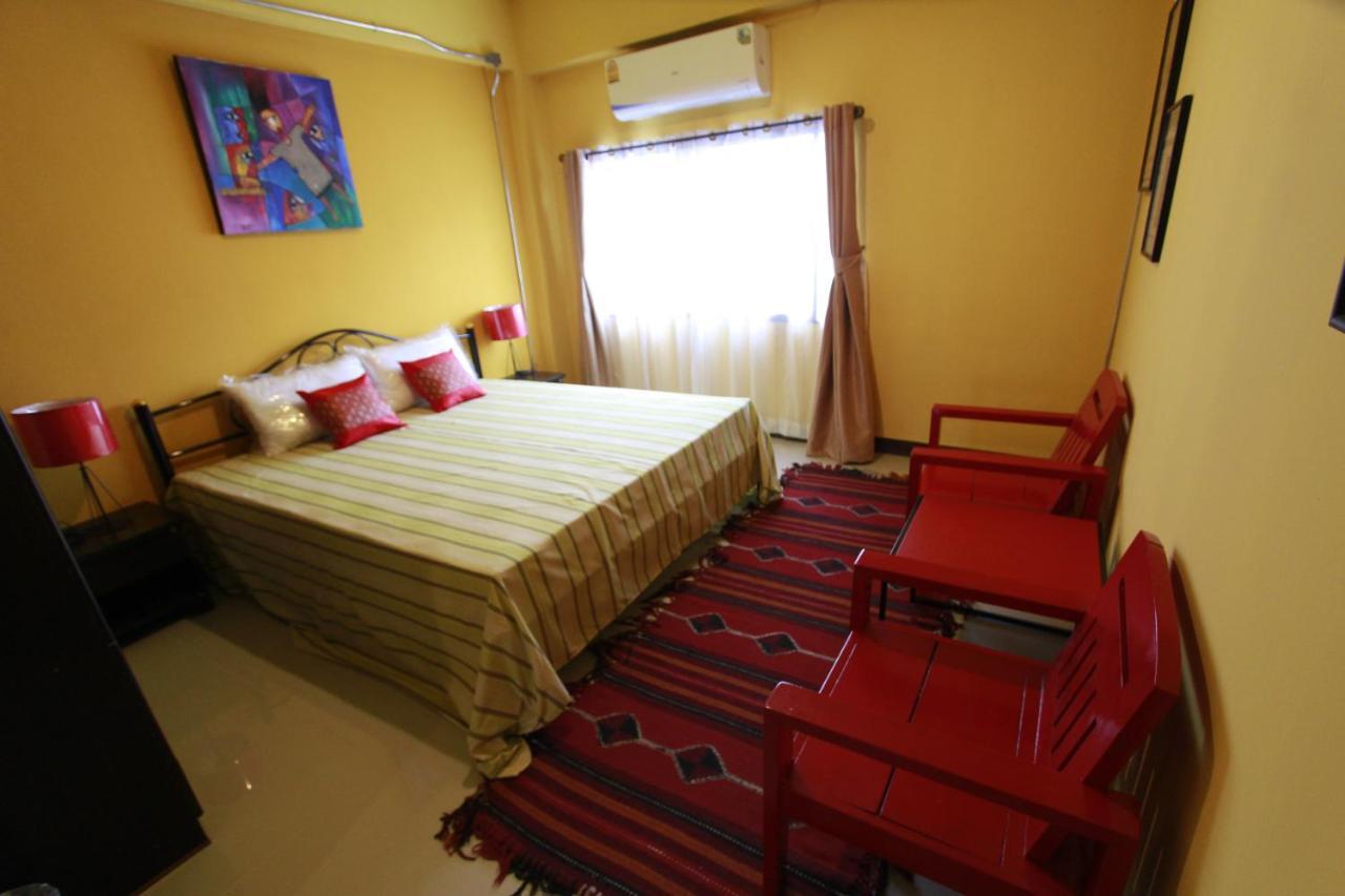 Hotel Chez Pom Chiang Mai Esterno foto
